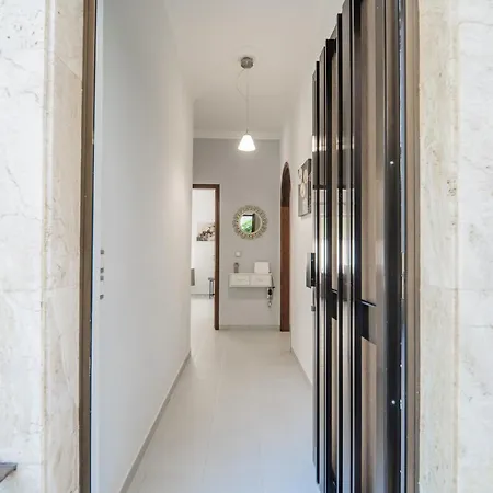 Apartament The Nest Of Urban Living By 8essentially