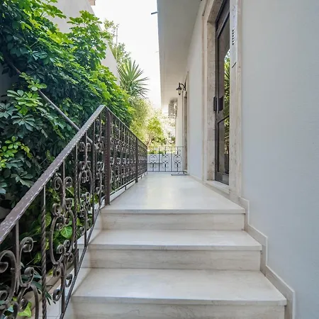Apartament The Nest Of Urban Living By 8essentially